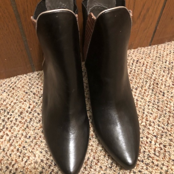 New in the package mark. Sideswipe booties black and tan. Size 6,8 and 10 - Picture 4 of 9